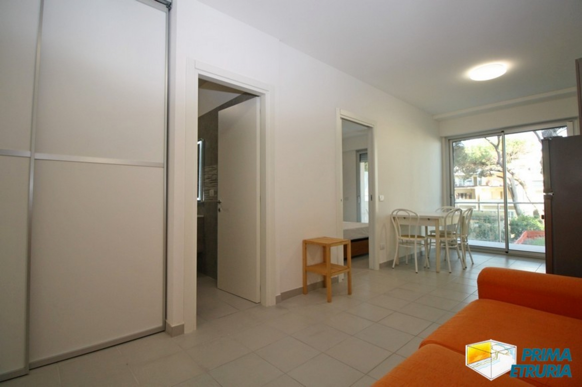 BILOCALE RISTRUTTURATO CON BELLISSIMA VISTA SUL MARE - ZONA ROSMARINA 