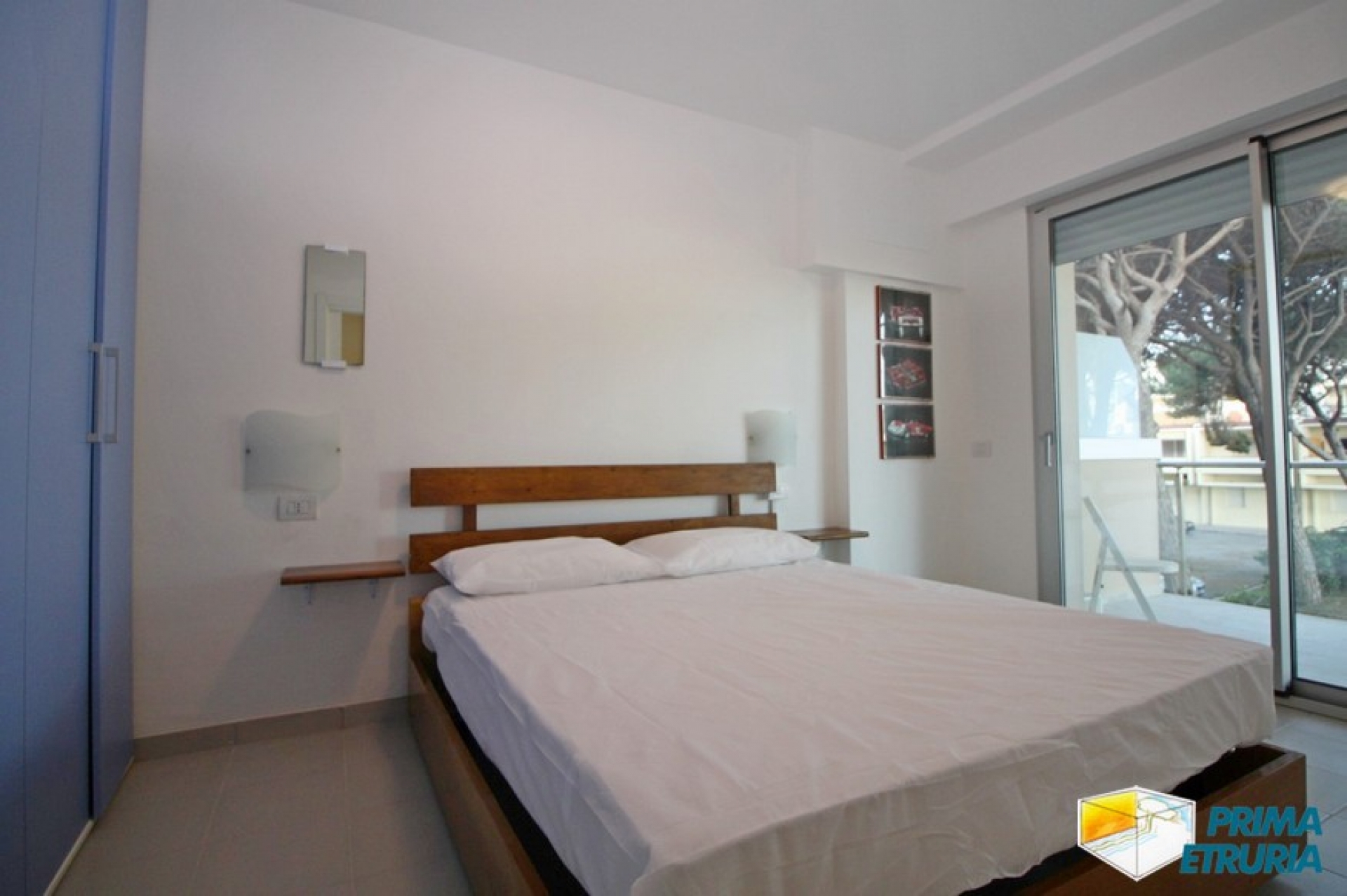 BILOCALE RISTRUTTURATO CON BELLISSIMA VISTA SUL MARE - ZONA ROSMARINA 