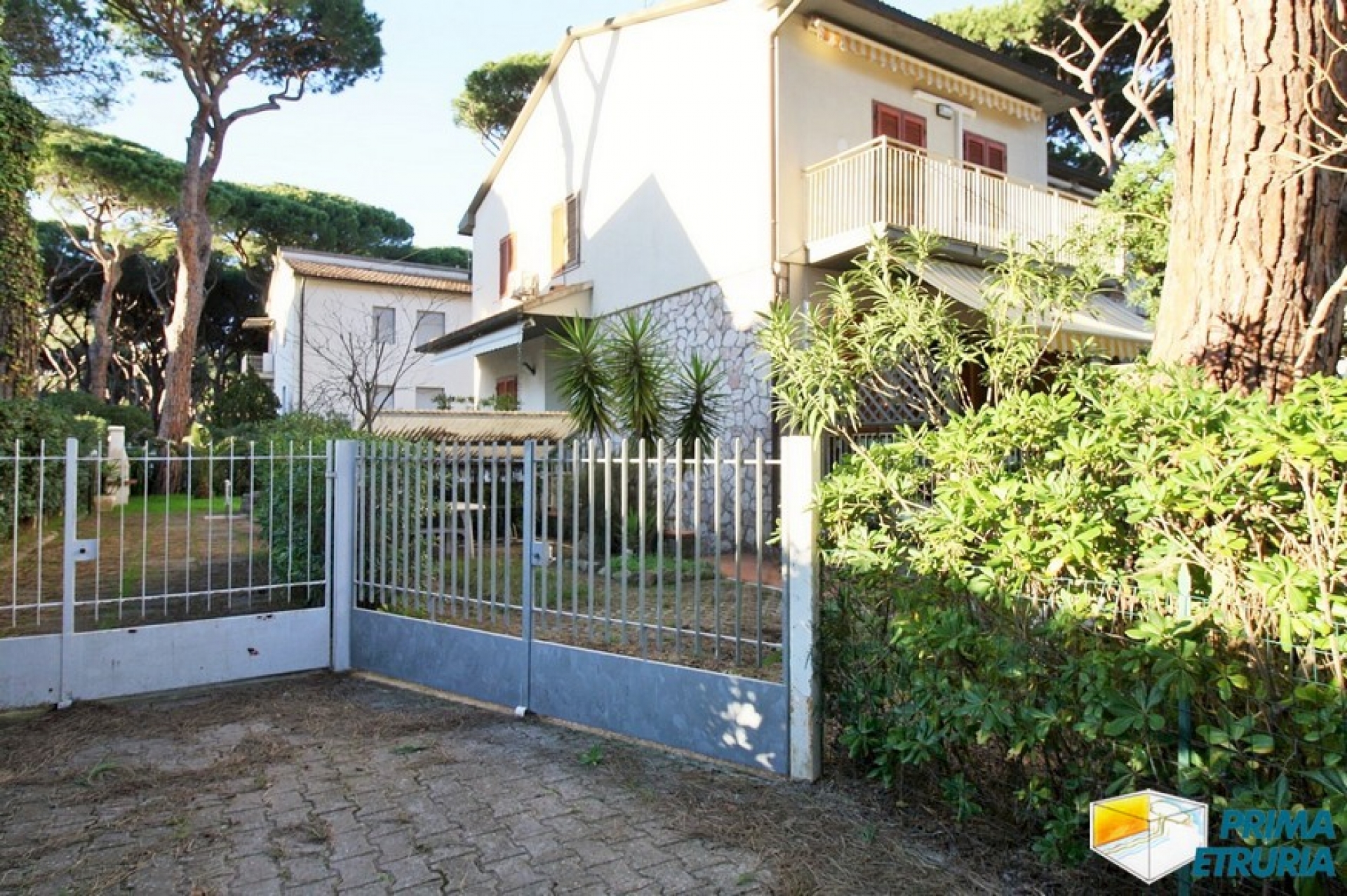BELLISSIMA VILLETTA A SCHIERA IN VIA DELLA LAVANDA - ZONA ROSMARINA -