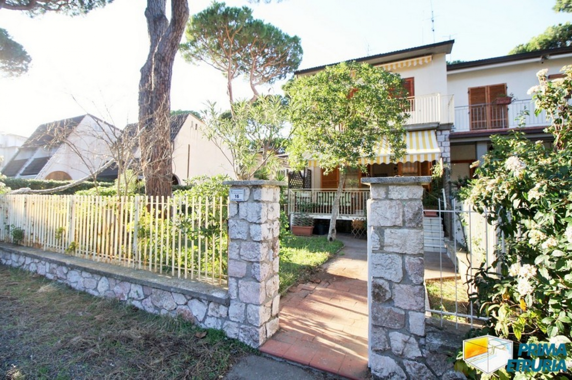 BELLISSIMA VILLETTA A SCHIERA IN VIA DELLA LAVANDA - ZONA ROSMARINA -