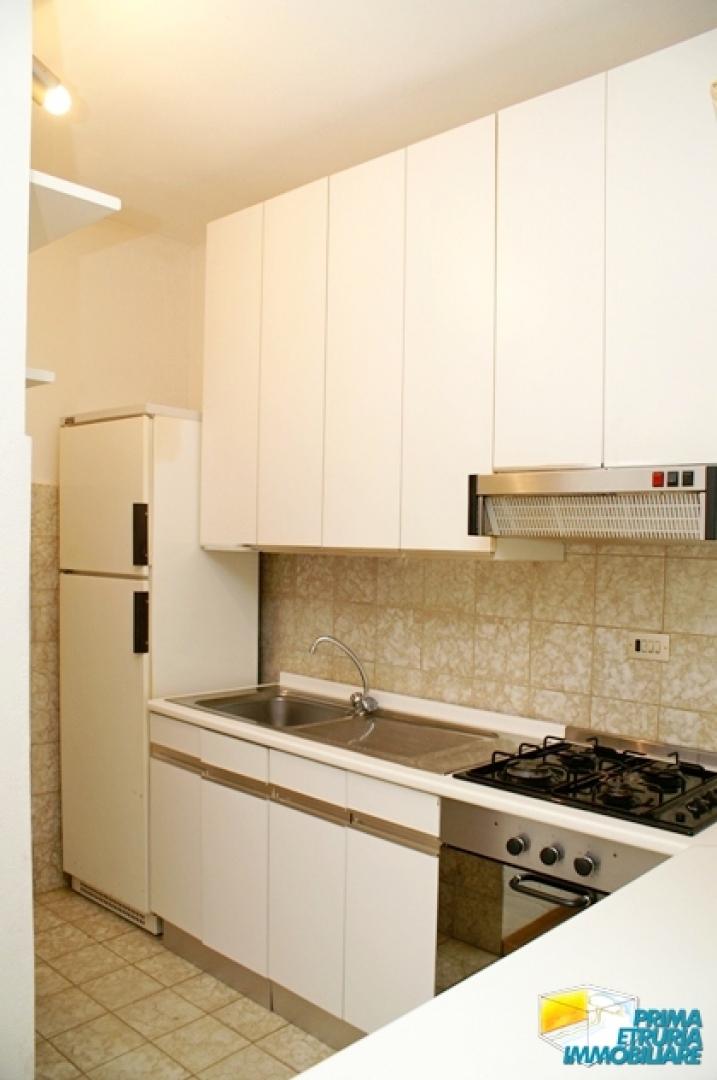 BILOCALE CON AMPIO GIARDINO IN VIA CALA DI FORNO - ZONA ROSMARINA - 