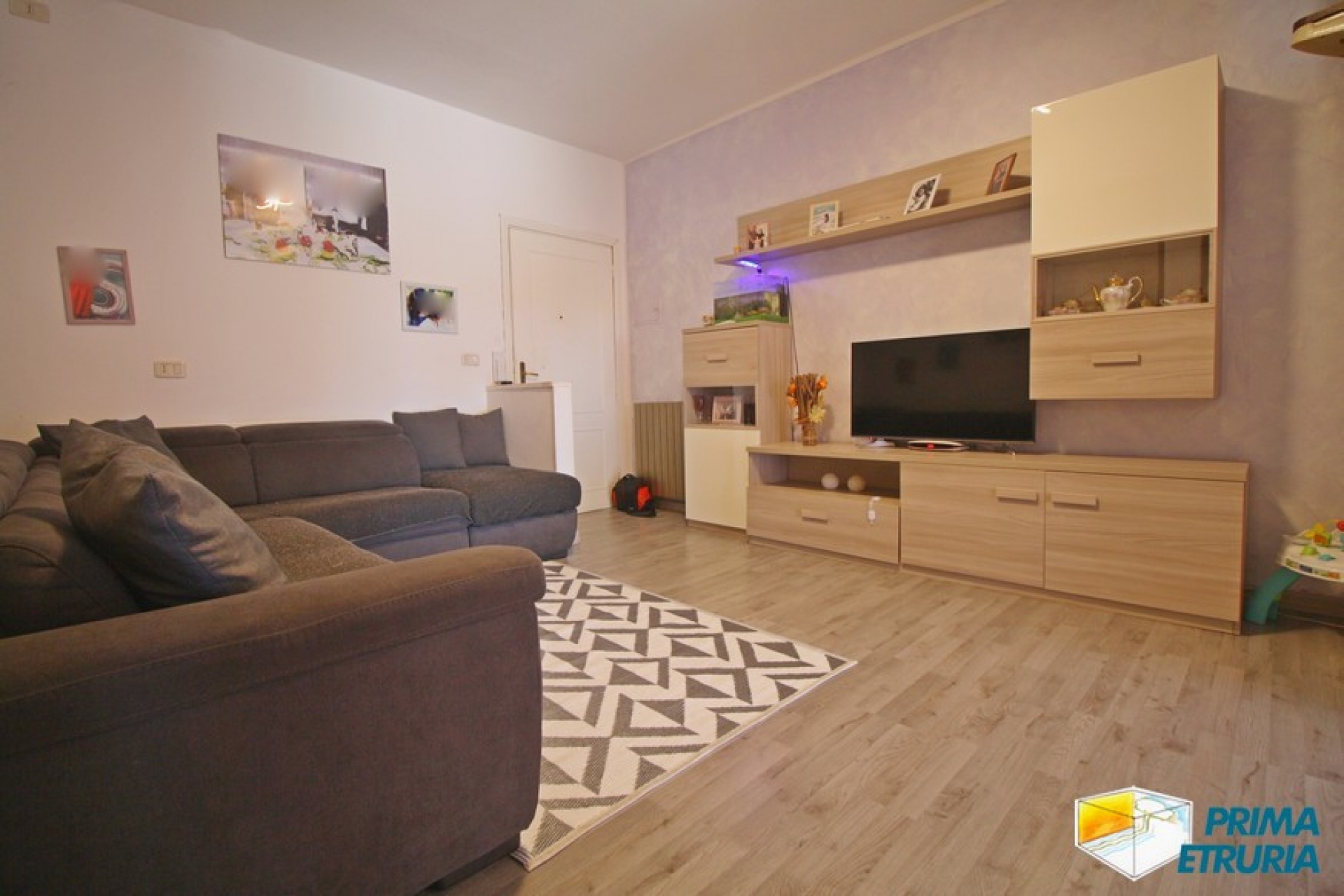 TRILOCALE FINEMENTRE RISTRUTTURATO - ZONA TOMBOLO -