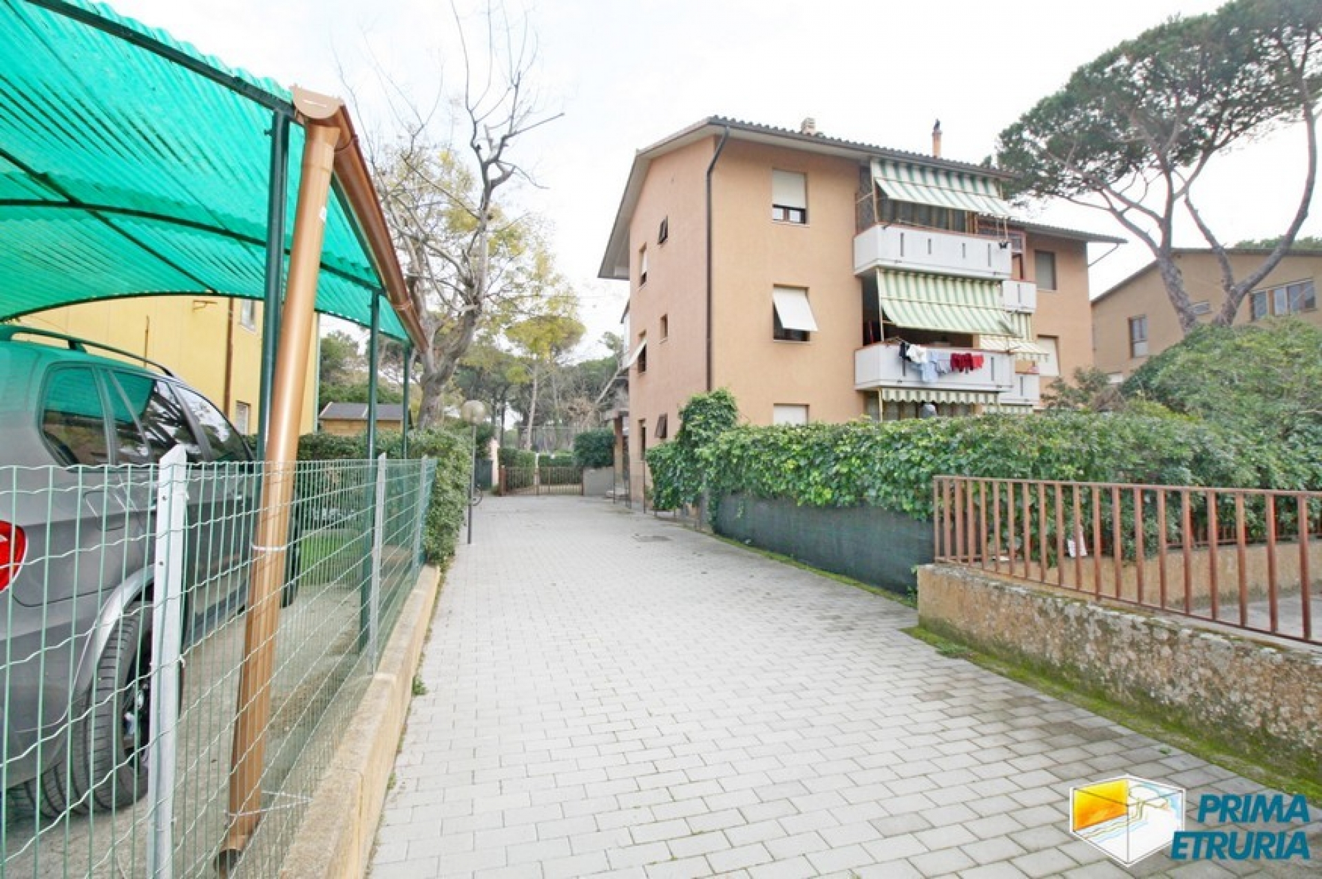 TRILOCALE CON POSTO AUTO- ZONA TOMBOLO -