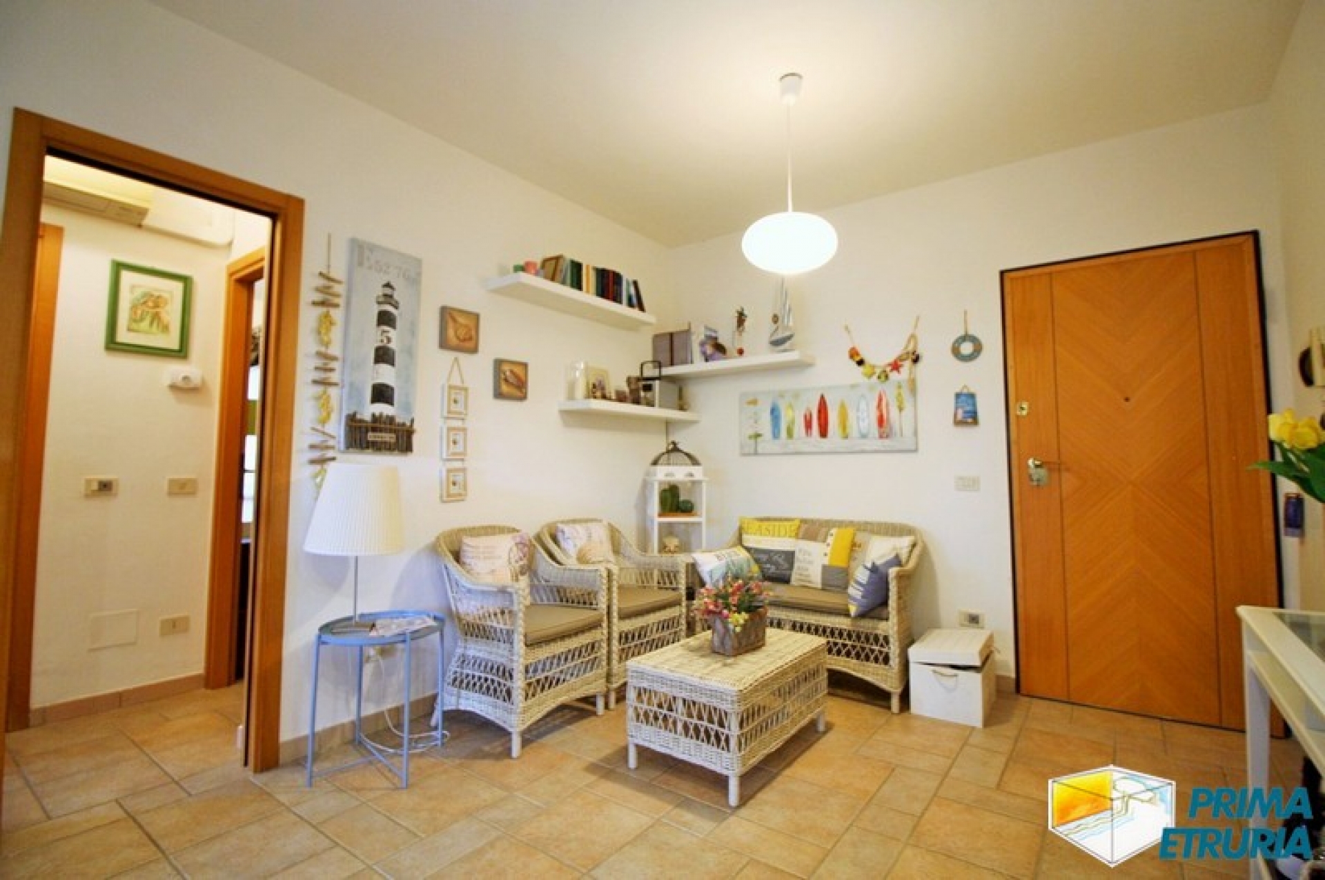 GRAZIOSO TRILOCALE CON AMPIA TERRAZZA - ZONA ROSMARINA -