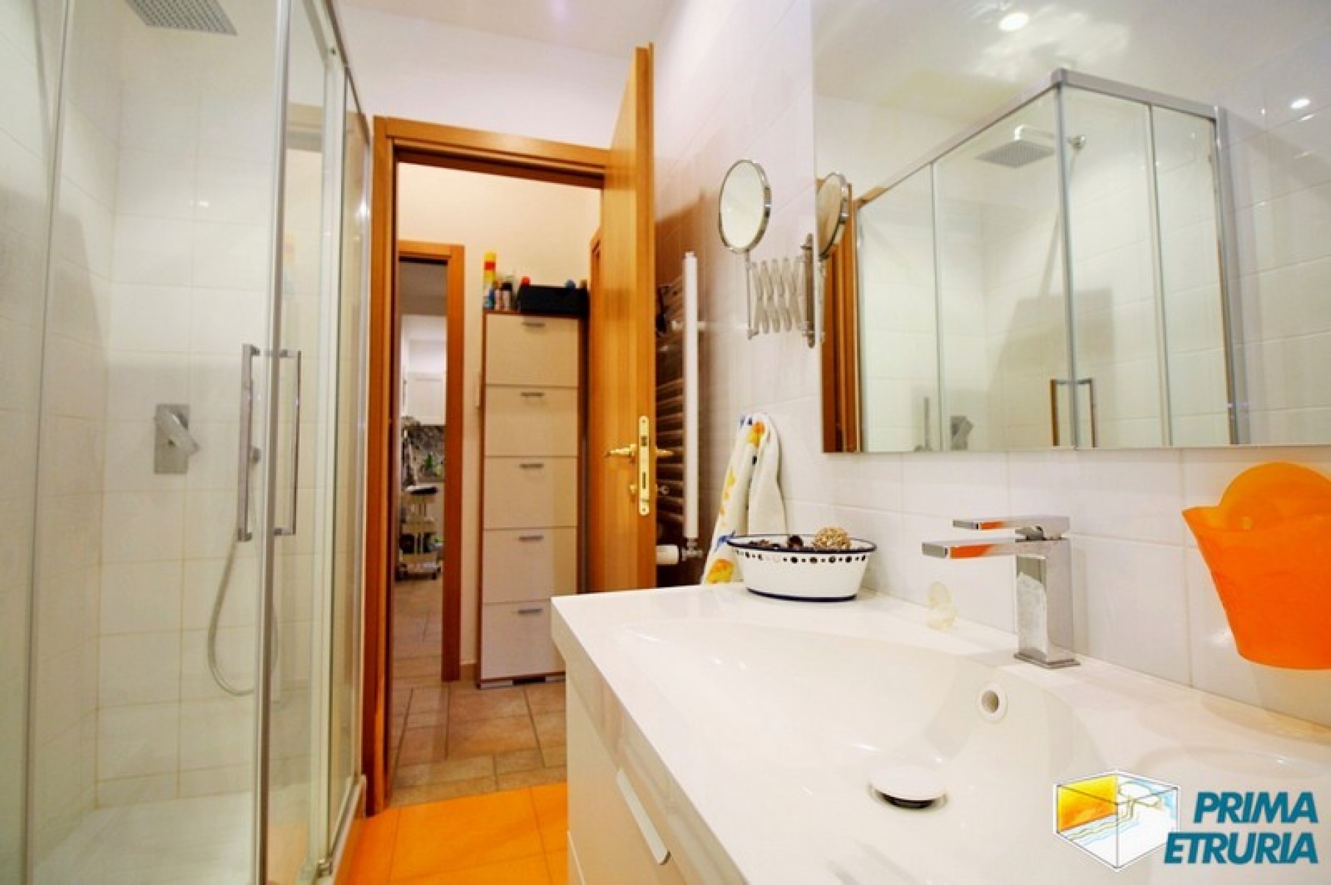 GRAZIOSO TRILOCALE CON AMPIA TERRAZZA - ZONA ROSMARINA -