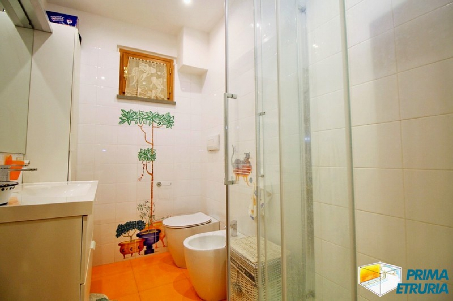 GRAZIOSO TRILOCALE CON AMPIA TERRAZZA - ZONA ROSMARINA -