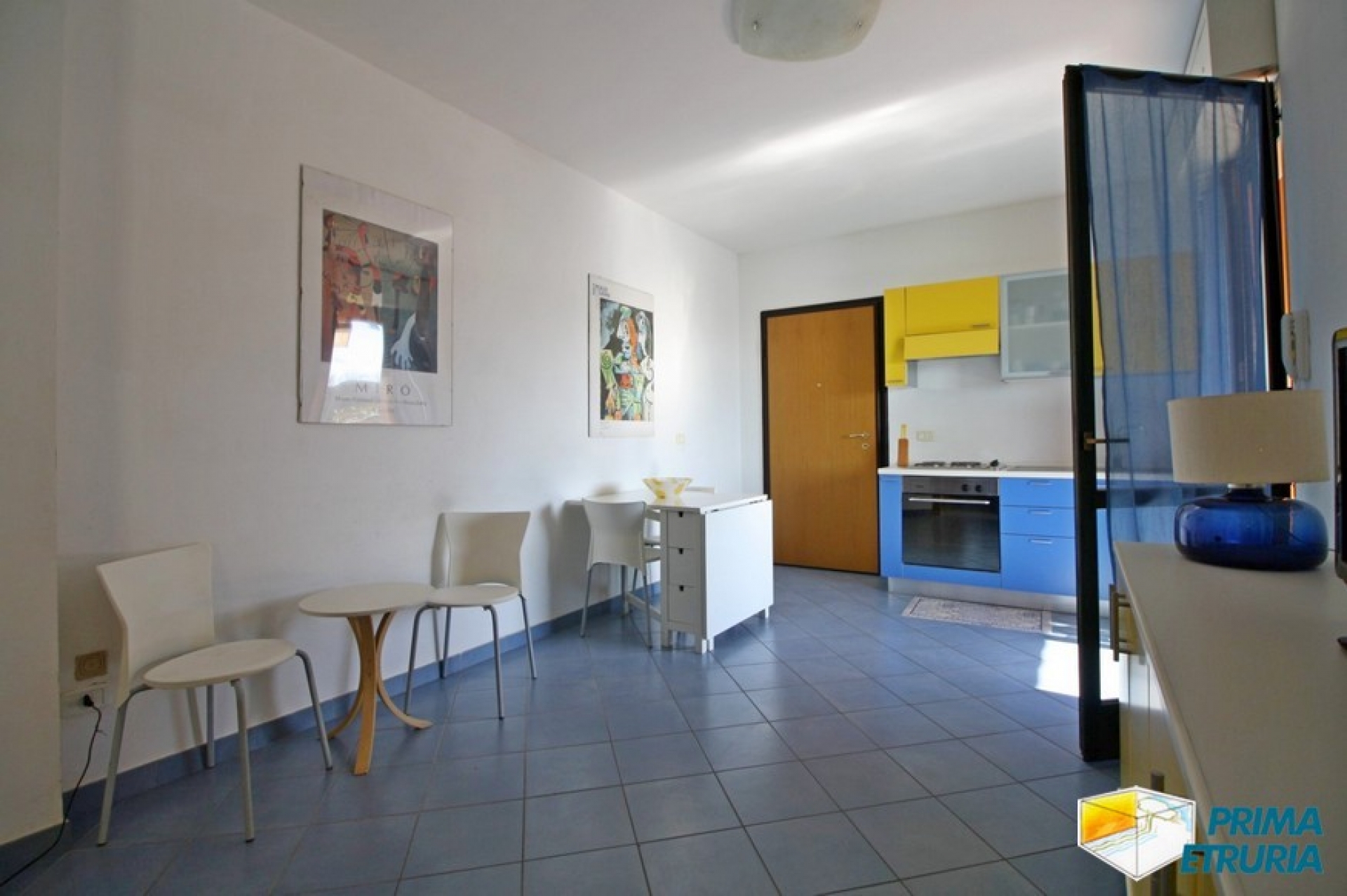 BILOCALE CON MAGNIFICA VISTA SUL PORTO - ZONA CENTRALE