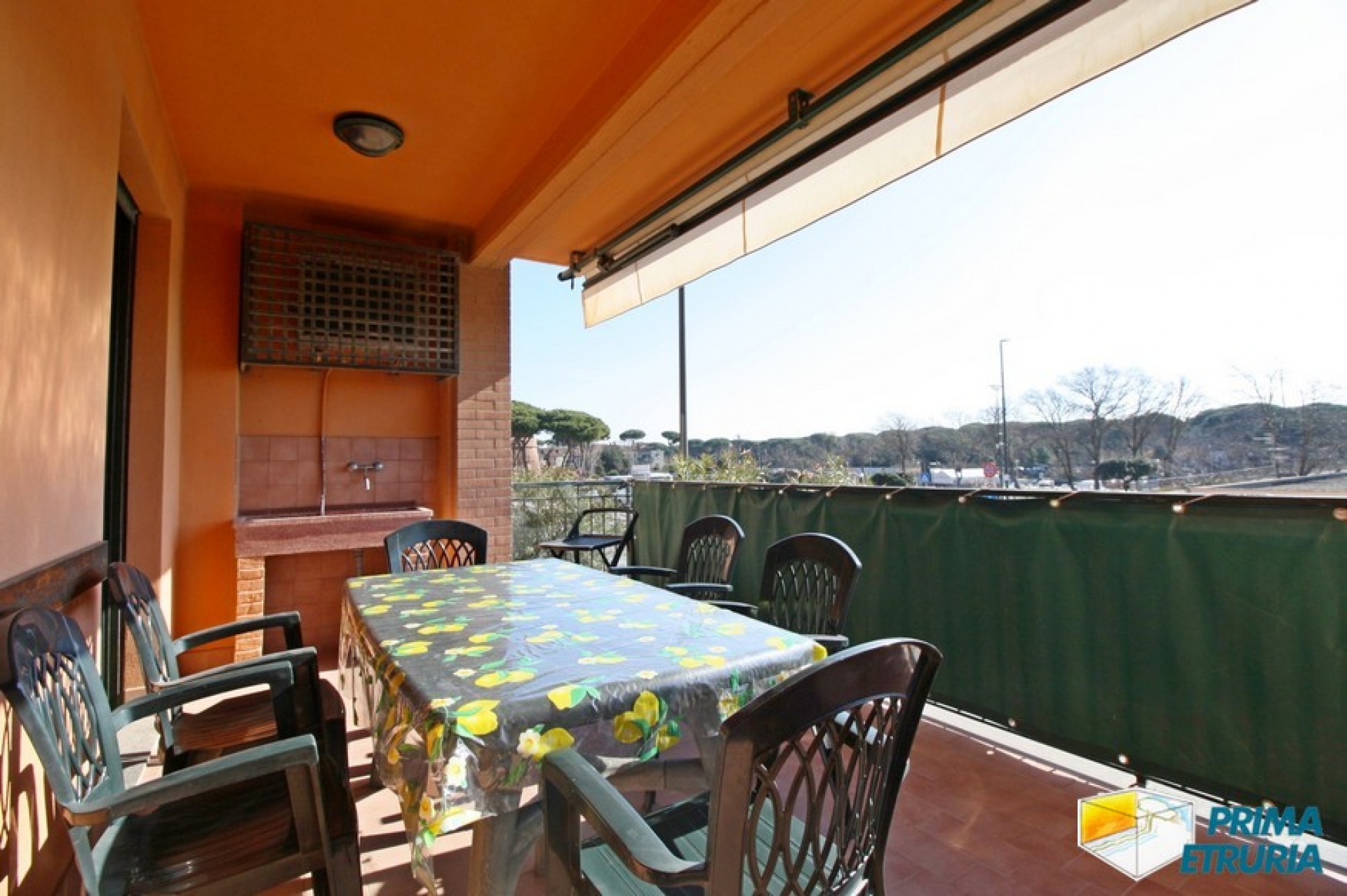 BILOCALE CON MAGNIFICA VISTA SUL PORTO - ZONA CENTRALE