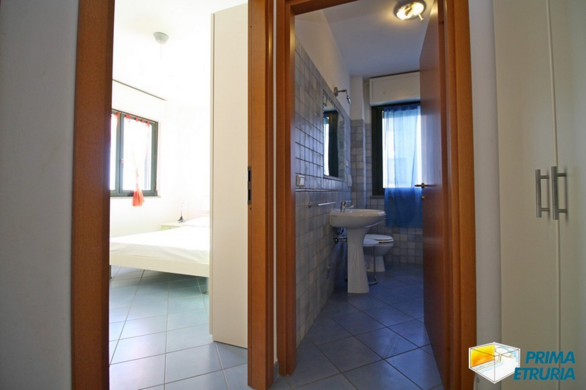 BILOCALE CON MAGNIFICA VISTA SUL PORTO - ZONA CENTRALE