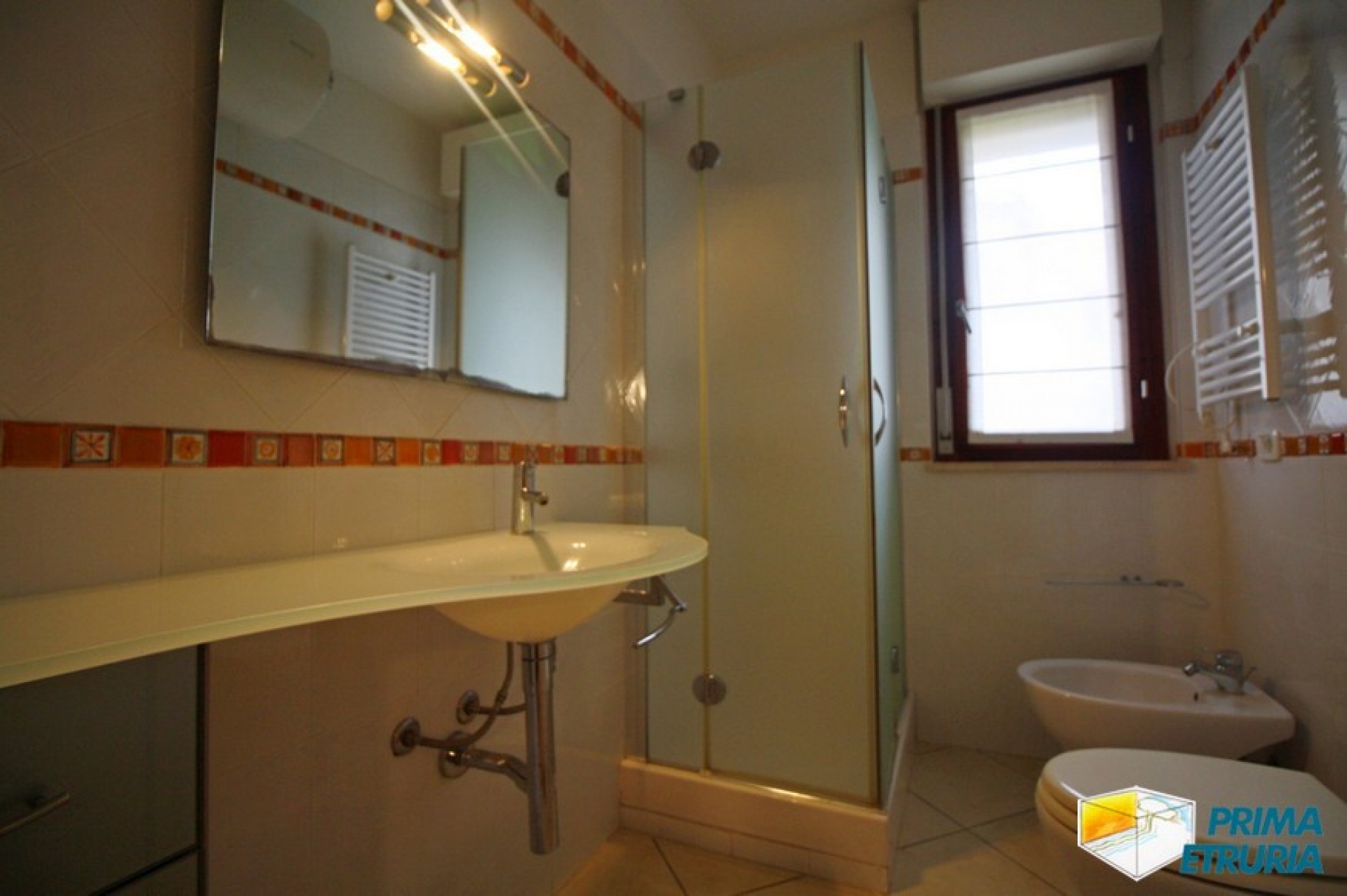 BELLISSIMO TRILOCALE CON AMPIO GIARDINO - ZONA ROSMARINA -