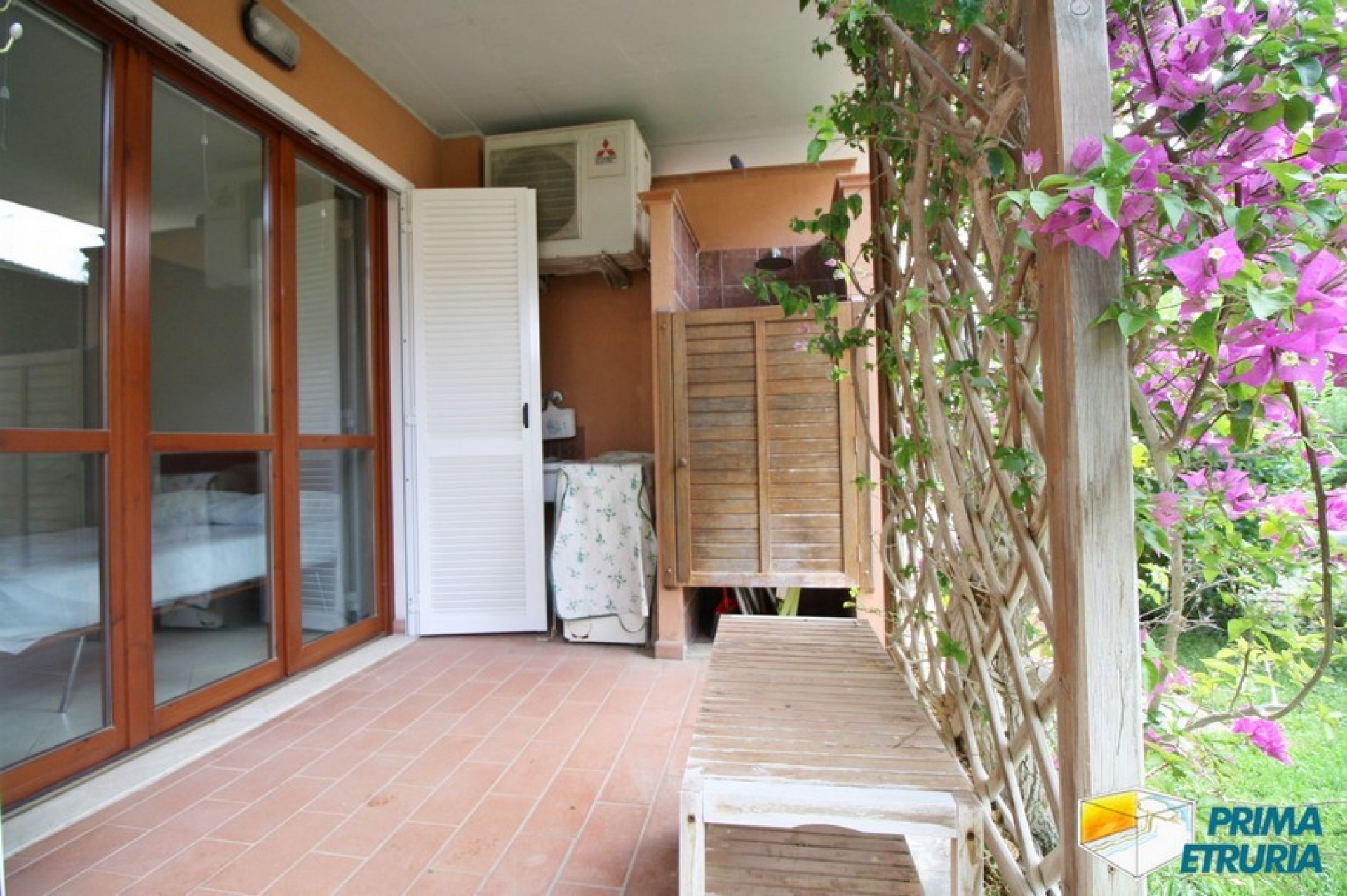 BELLISSIMO TRILOCALE CON AMPIO GIARDINO - ZONA ROSMARINA -