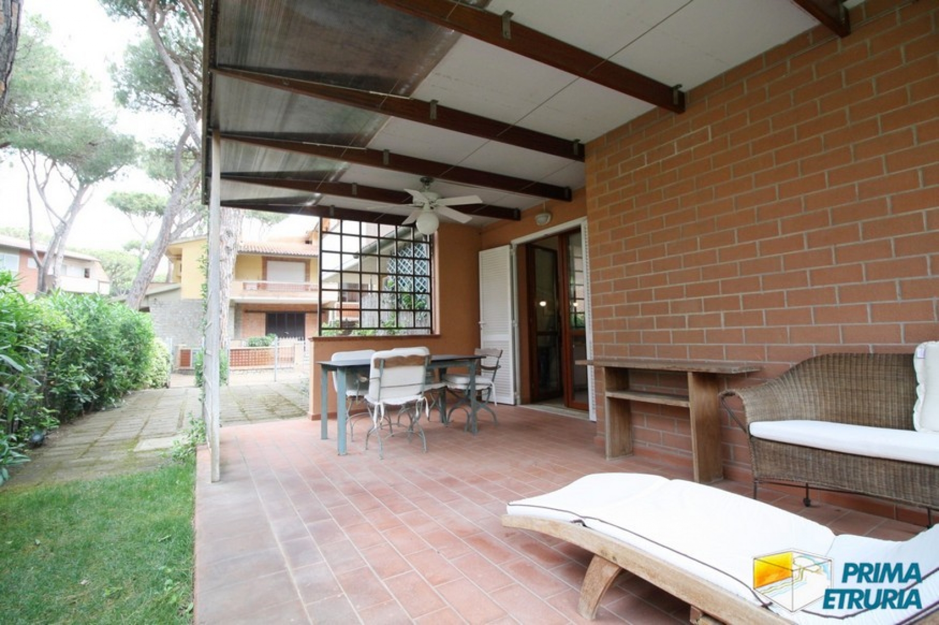 BELLISSIMO TRILOCALE CON AMPIO GIARDINO - ZONA ROSMARINA -