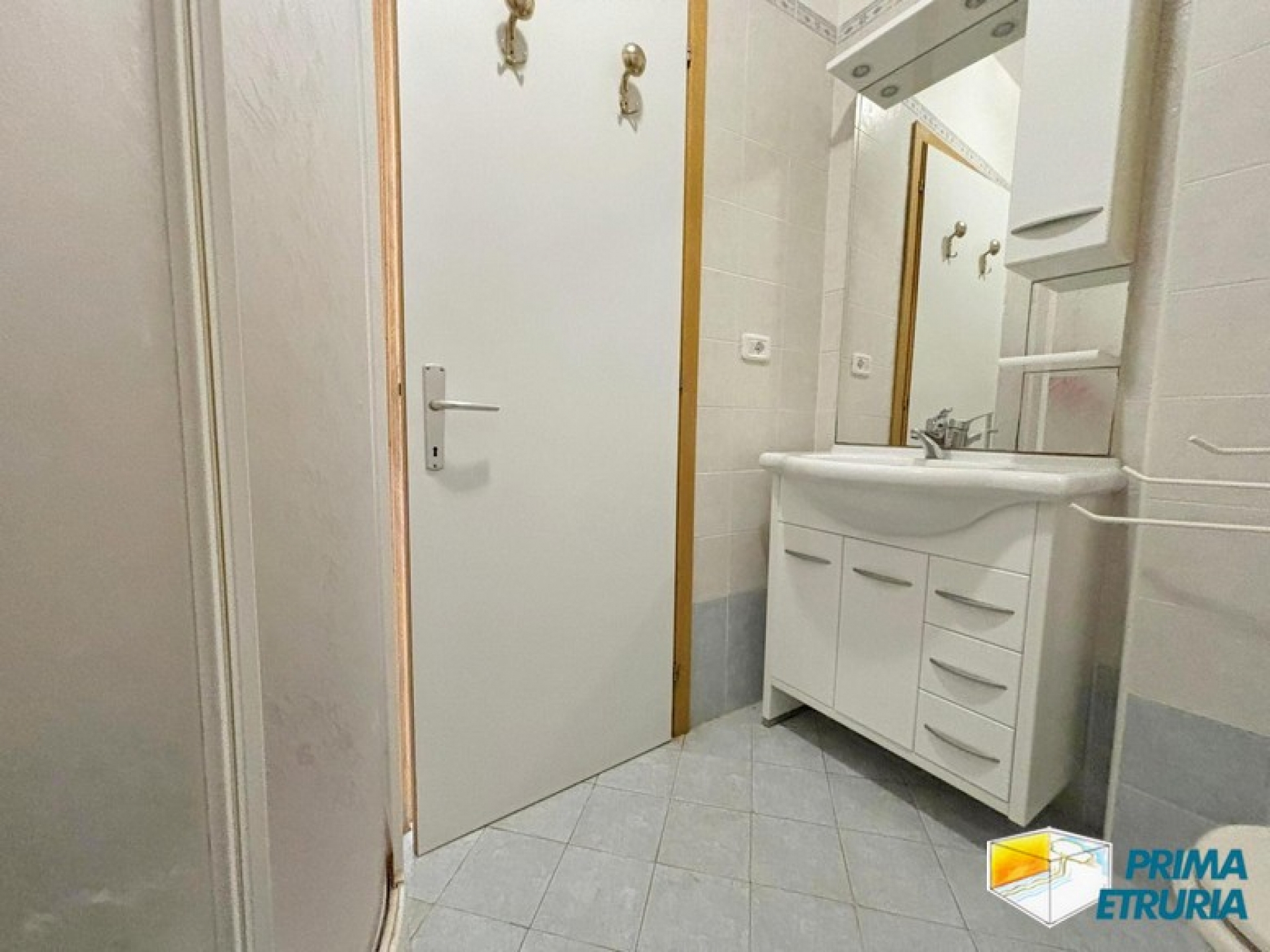 Monolocale con ampio terrazzo a 100 metri dal mare - ZONA ROSMARINA -