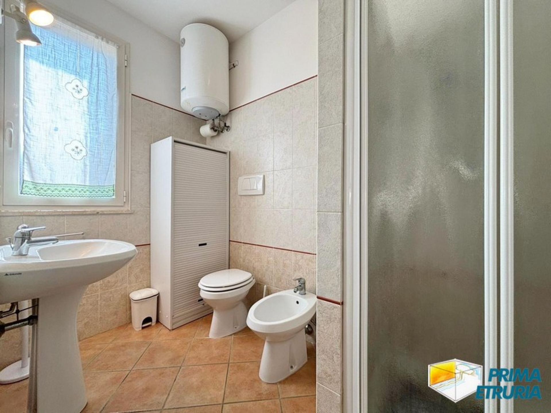 Bilocale con corte privata a 200 metri dal mare - ZONA TOMBOLO -