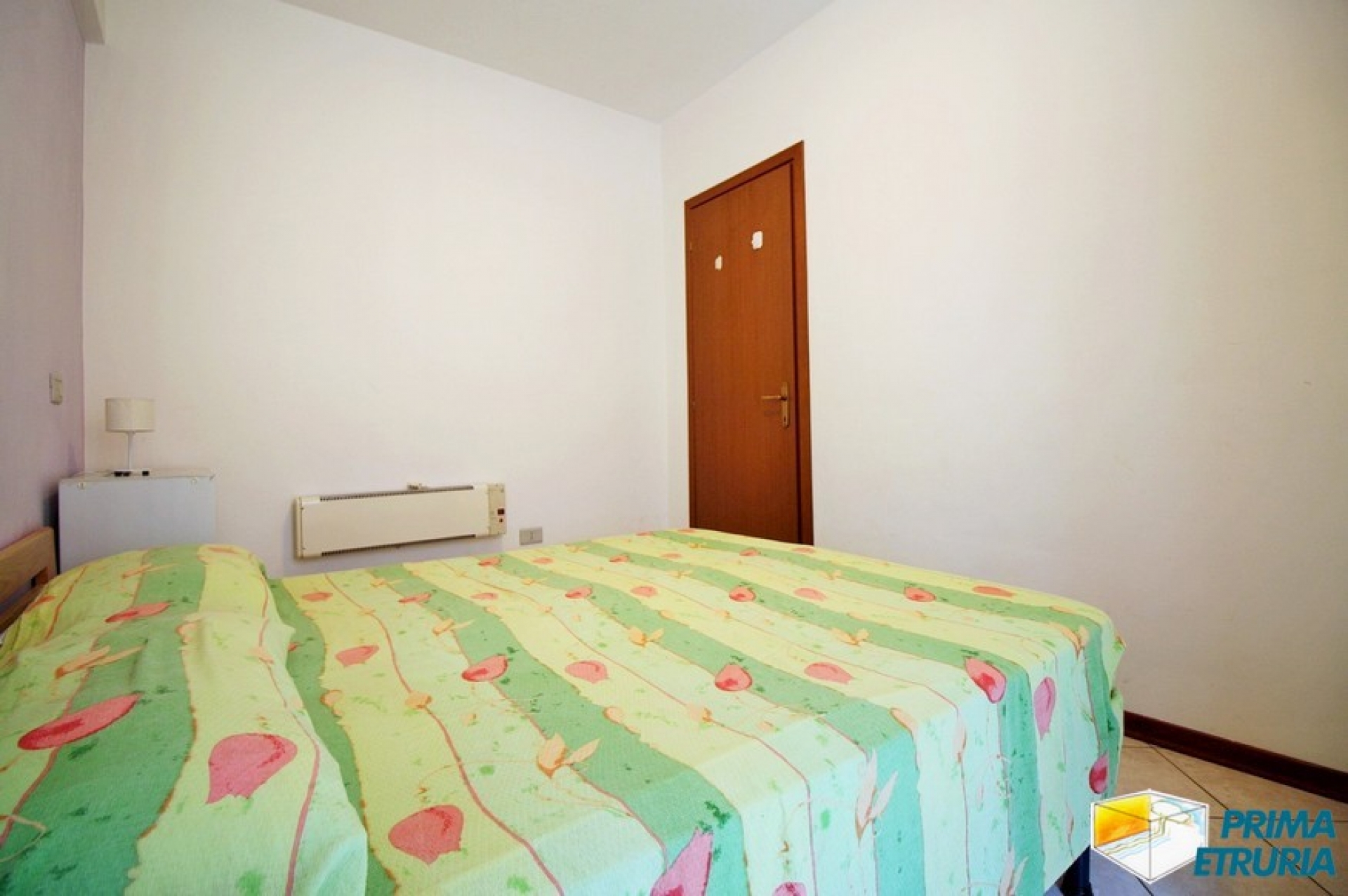 Comodo trilocalecon terrazzo a 50 metri dal mare in zona Centro
