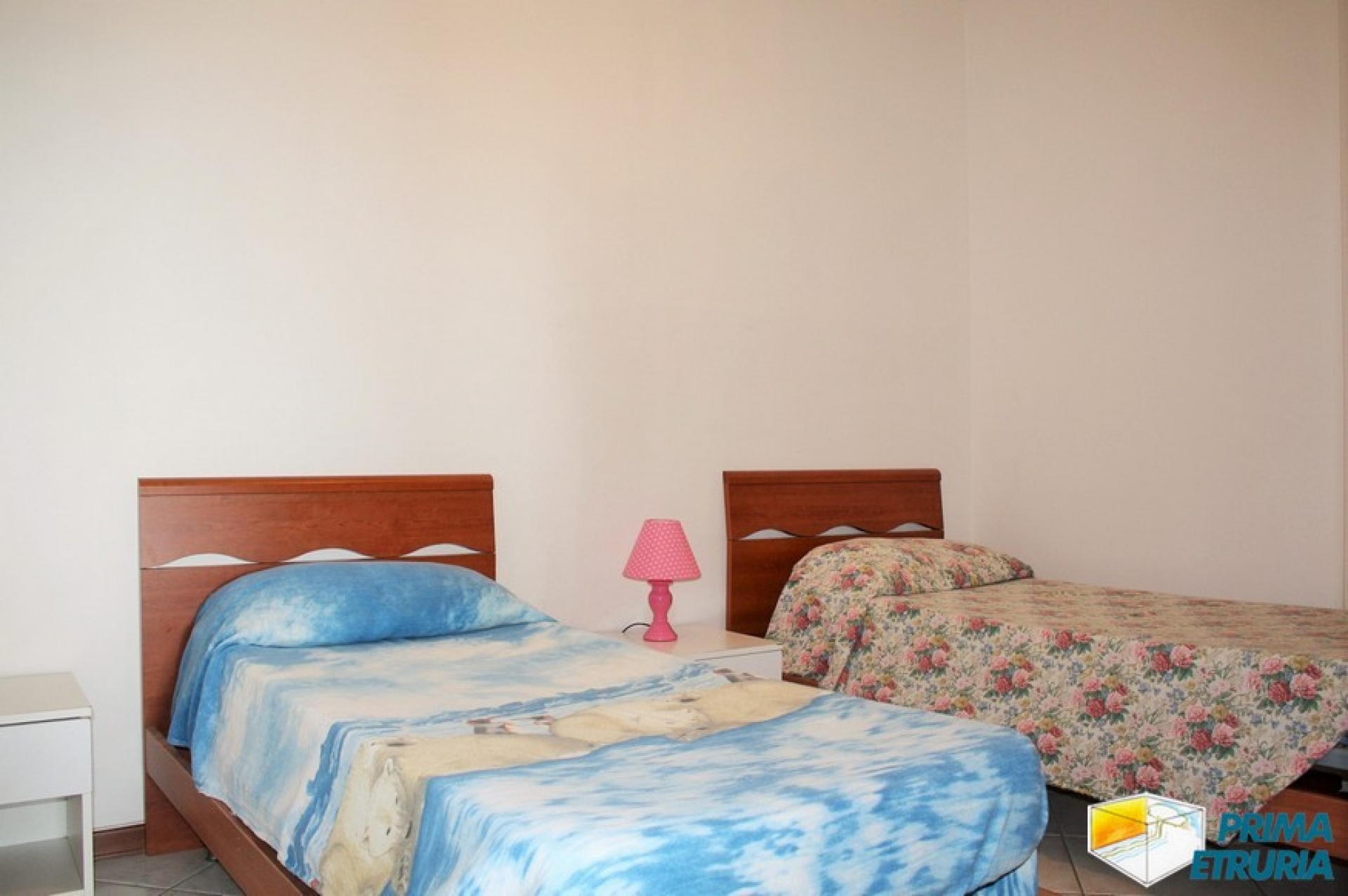 TRILOCALE ARCOBALENO 21 FRONTE MARE - ZONA CENTRO 