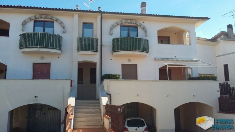 - STICCIANO ( GR ) - VENDESI GRAZIOSO TRILOCALE VIA NUOVA