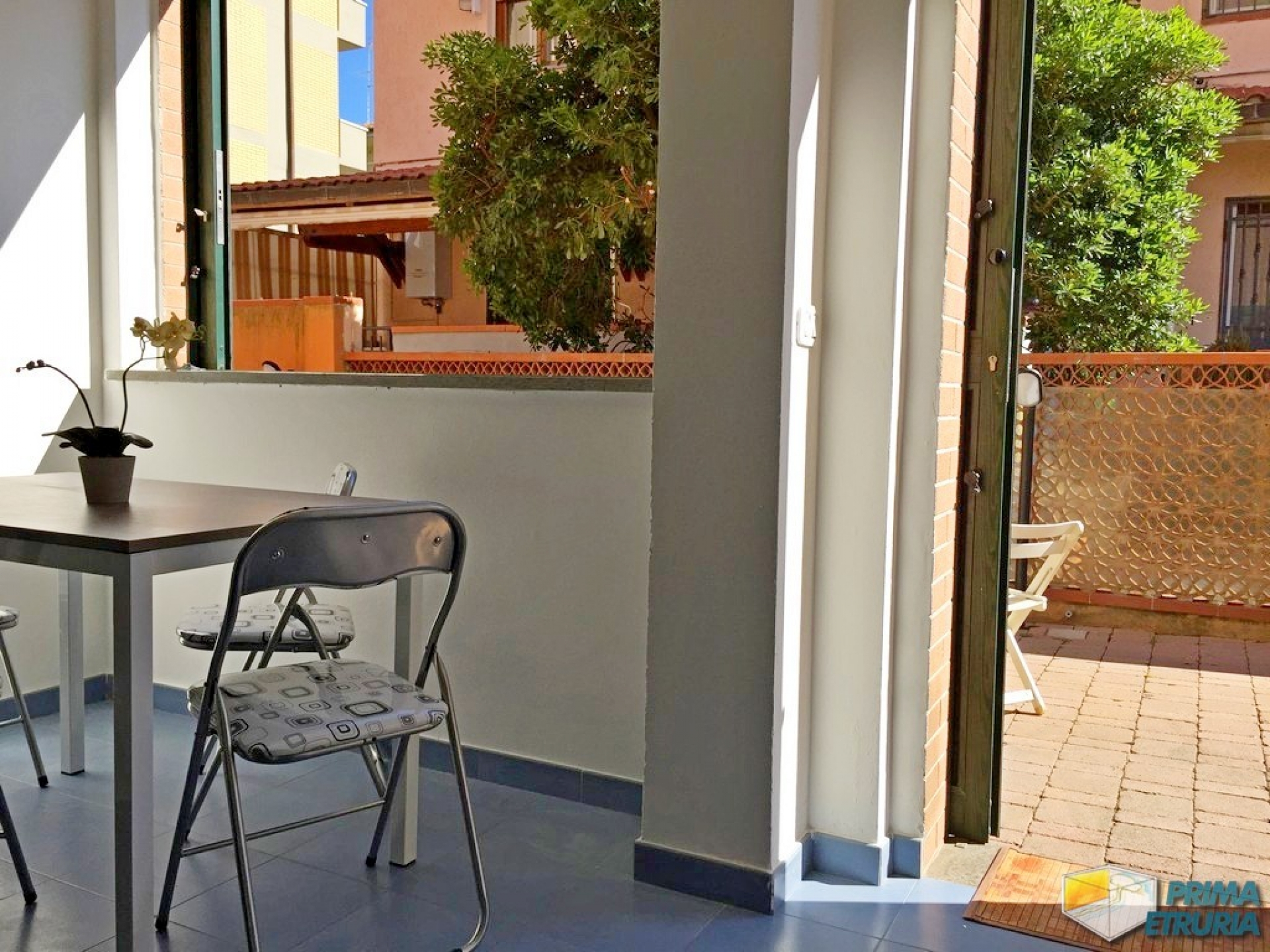 TRILOCALE AL PIANO TERRA CON GIARDINO - ZONA PORTO -