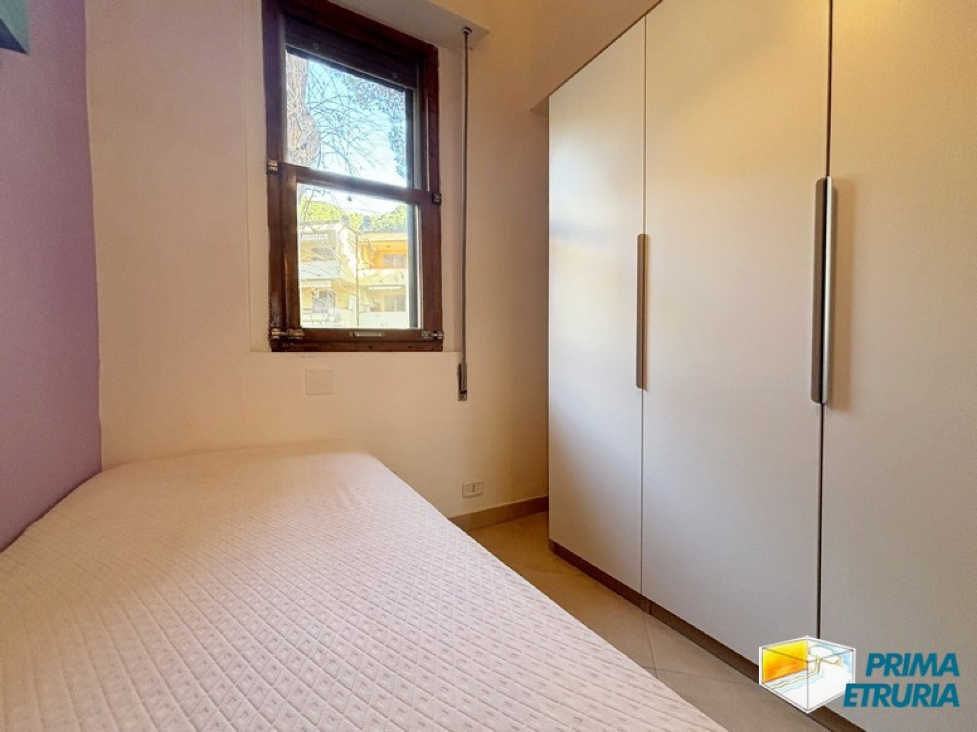 TRE CAMERE CON GIARDINO VIA MONTECRISTO - ZONA ROSMARINA -