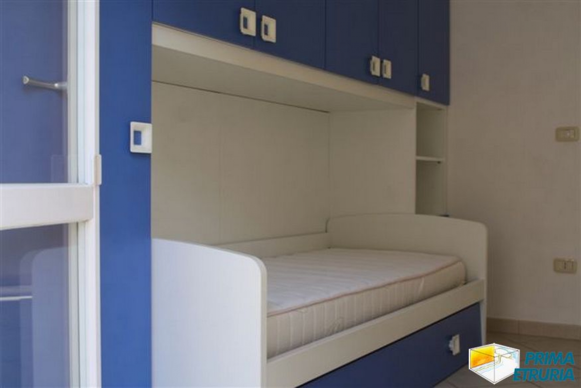 VENDESI TRILOCALE RISTRUTTURATO - ZONA CENTRO -
