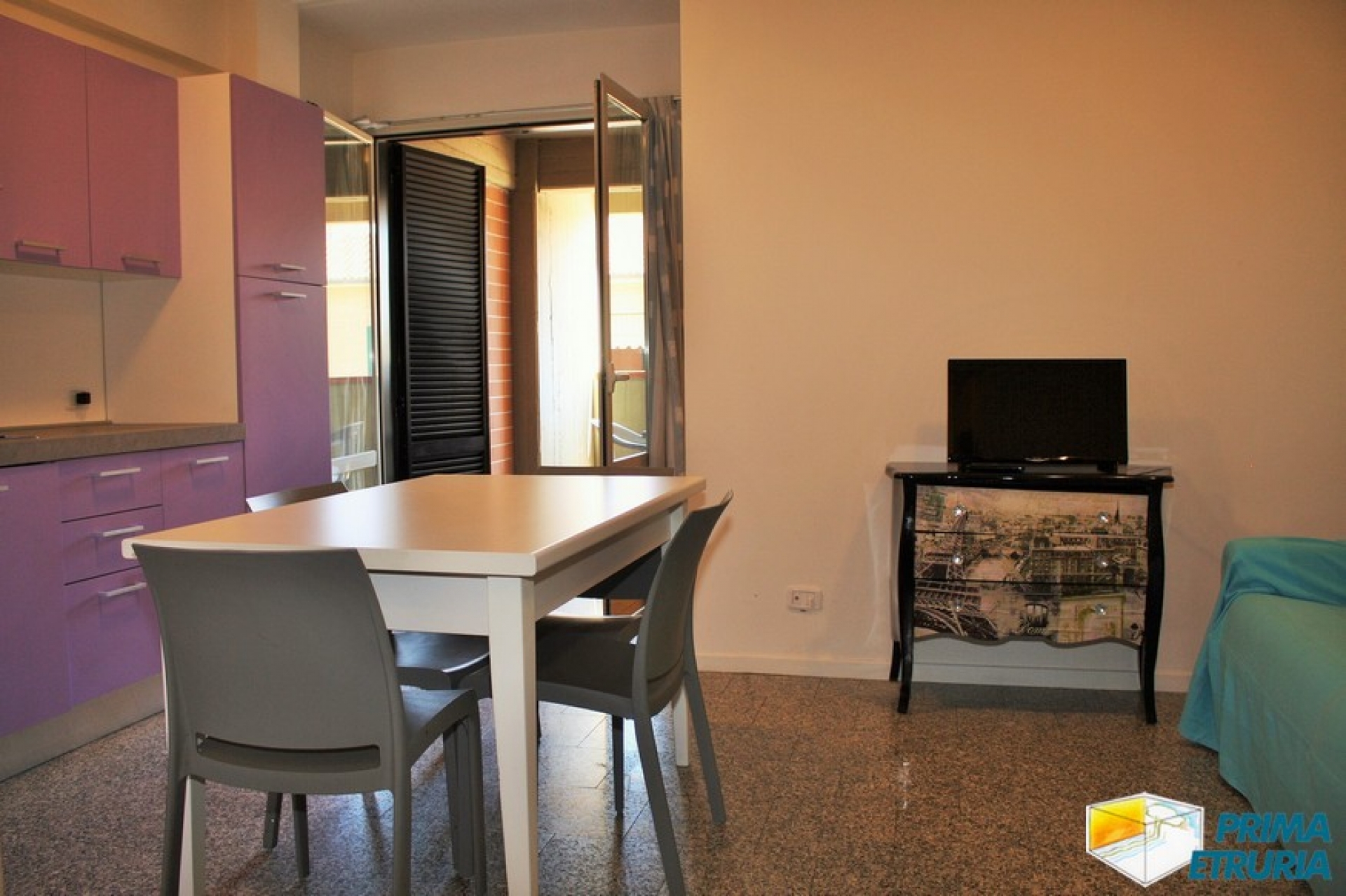 VENDESI BILOCALE VIA CADORNA 1 - ZONA CENTRO -