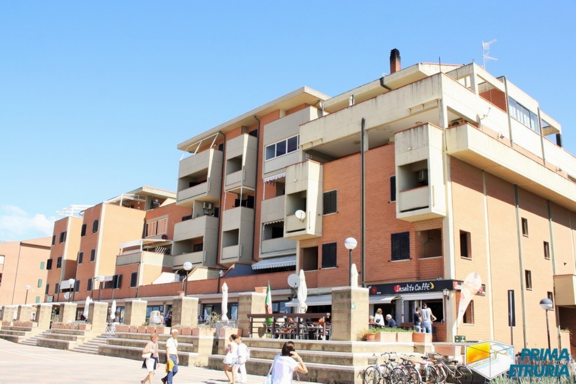 VENDESI BILOCALE VIA CADORNA 1 - ZONA CENTRO -