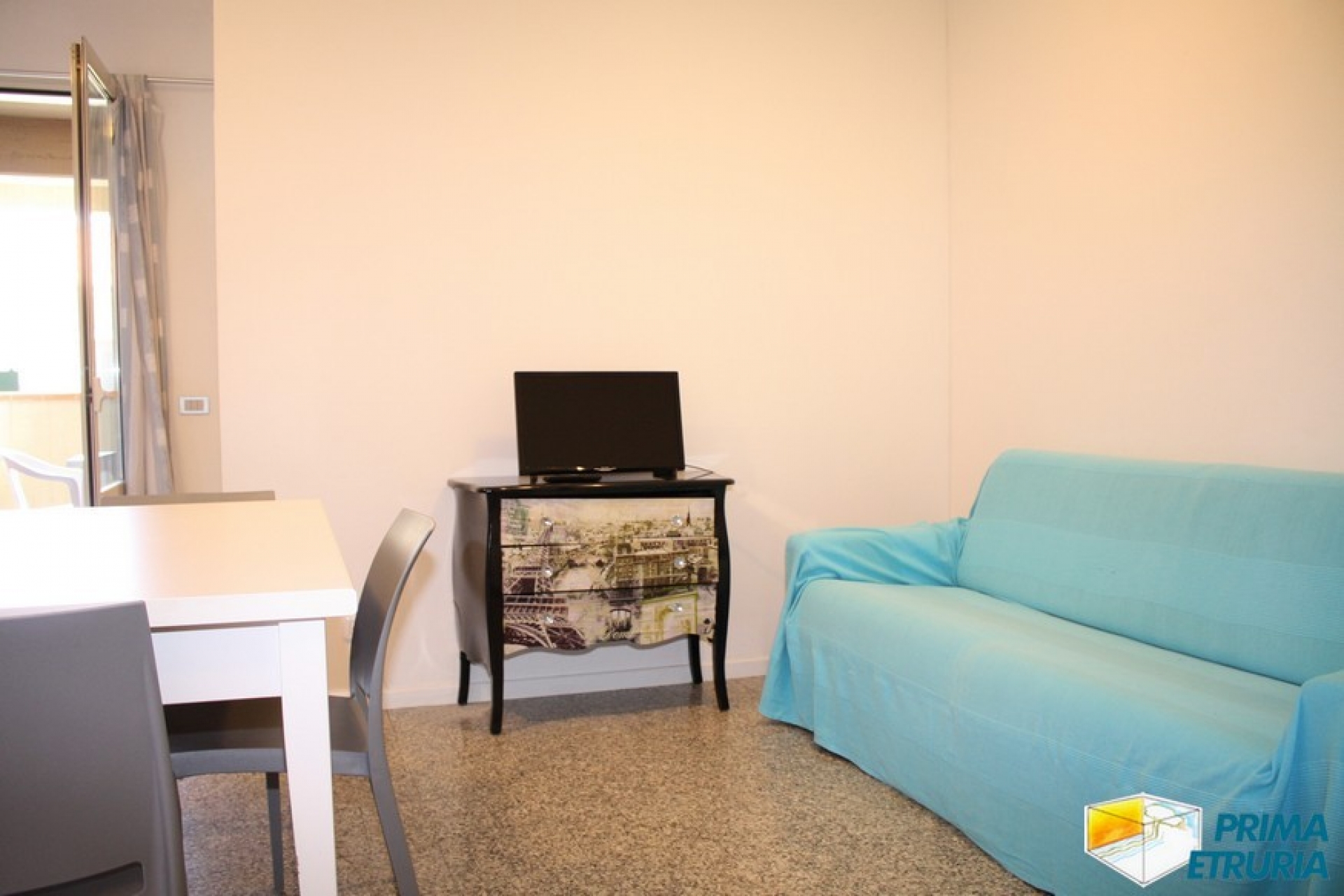 VENDESI BILOCALE VIA CADORNA 1 - ZONA CENTRO -