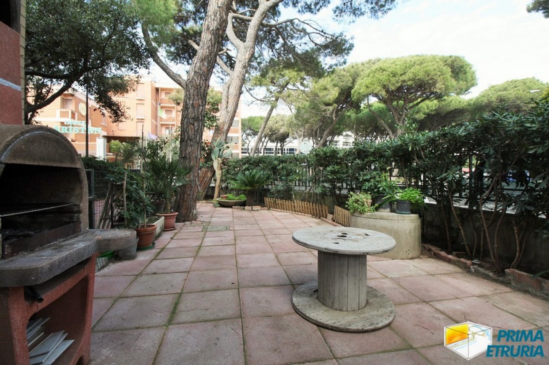 BILOCALE SOMALIA 26 CON GIARDINO - ZONA ROSMARINA -