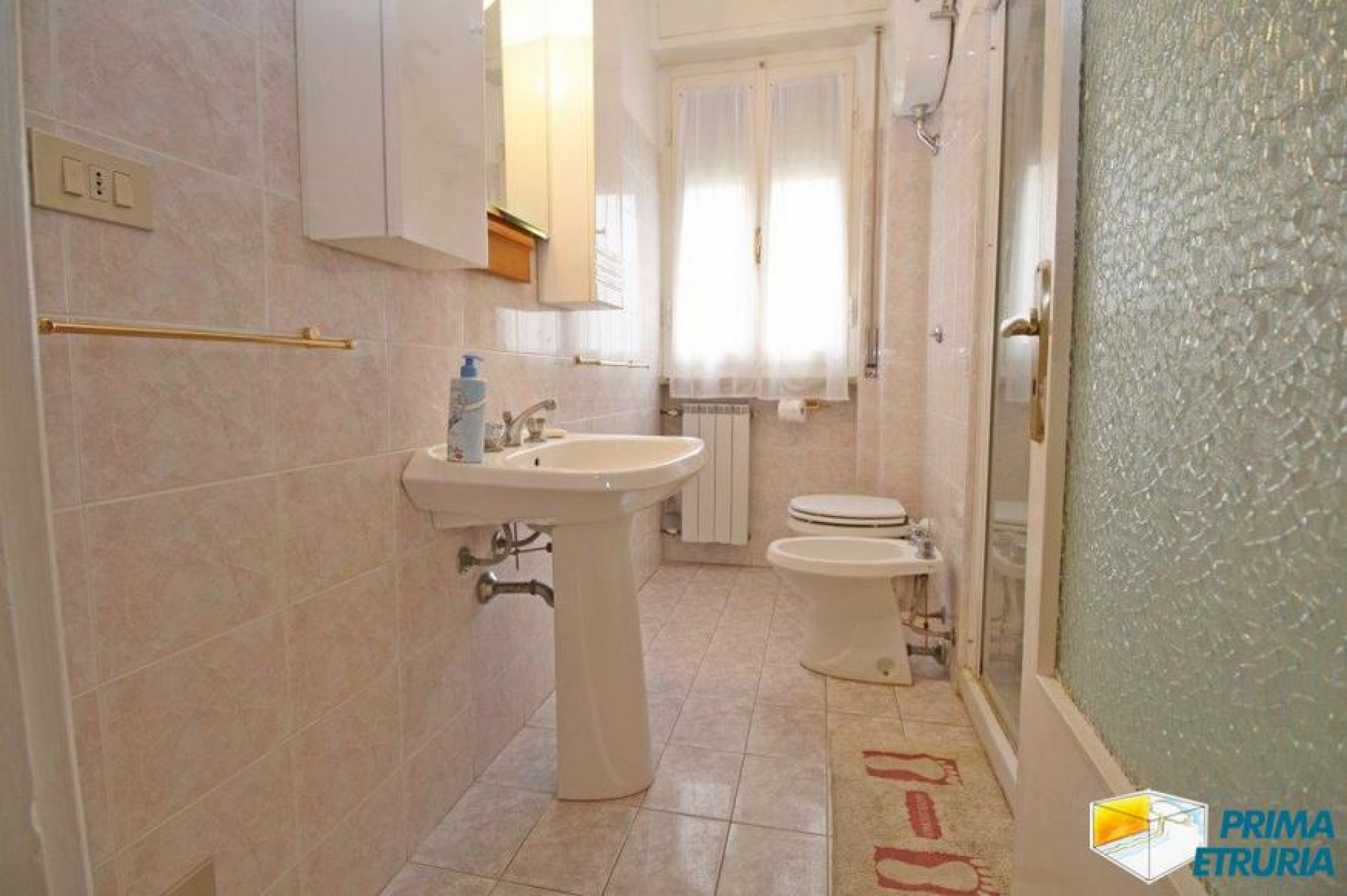 QUATTRO VANI CON GARAGE IN VIA SILVIO PELLICO - ZONA CENTRO -