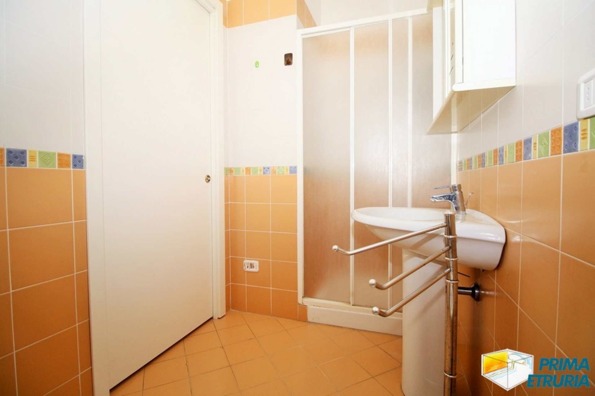 BILOCALE CON POSTO AUTO E GIARDINO - ZONA ROSMARINA -