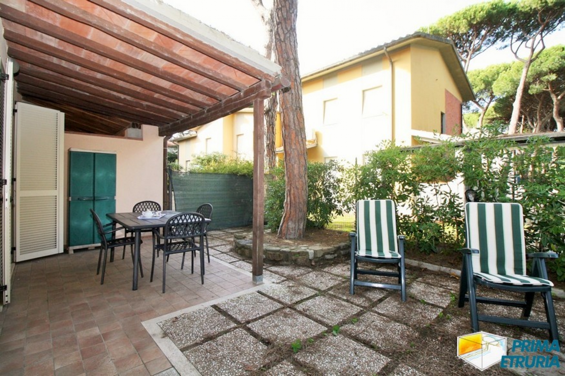 BILOCALE CON POSTO AUTO E GIARDINO - ZONA ROSMARINA -