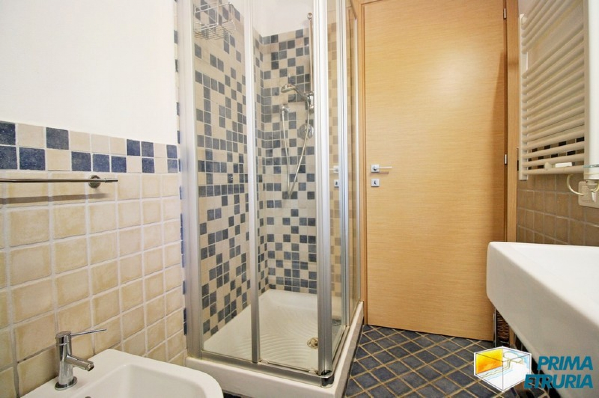FANTASTICO BILOCALE CON BELLISSIMO SOLARIUM - ZONA ROSMARINA -