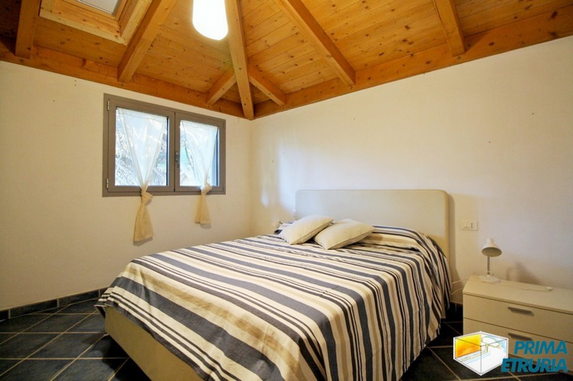 FANTASTICO BILOCALE CON BELLISSIMO SOLARIUM - ZONA ROSMARINA -