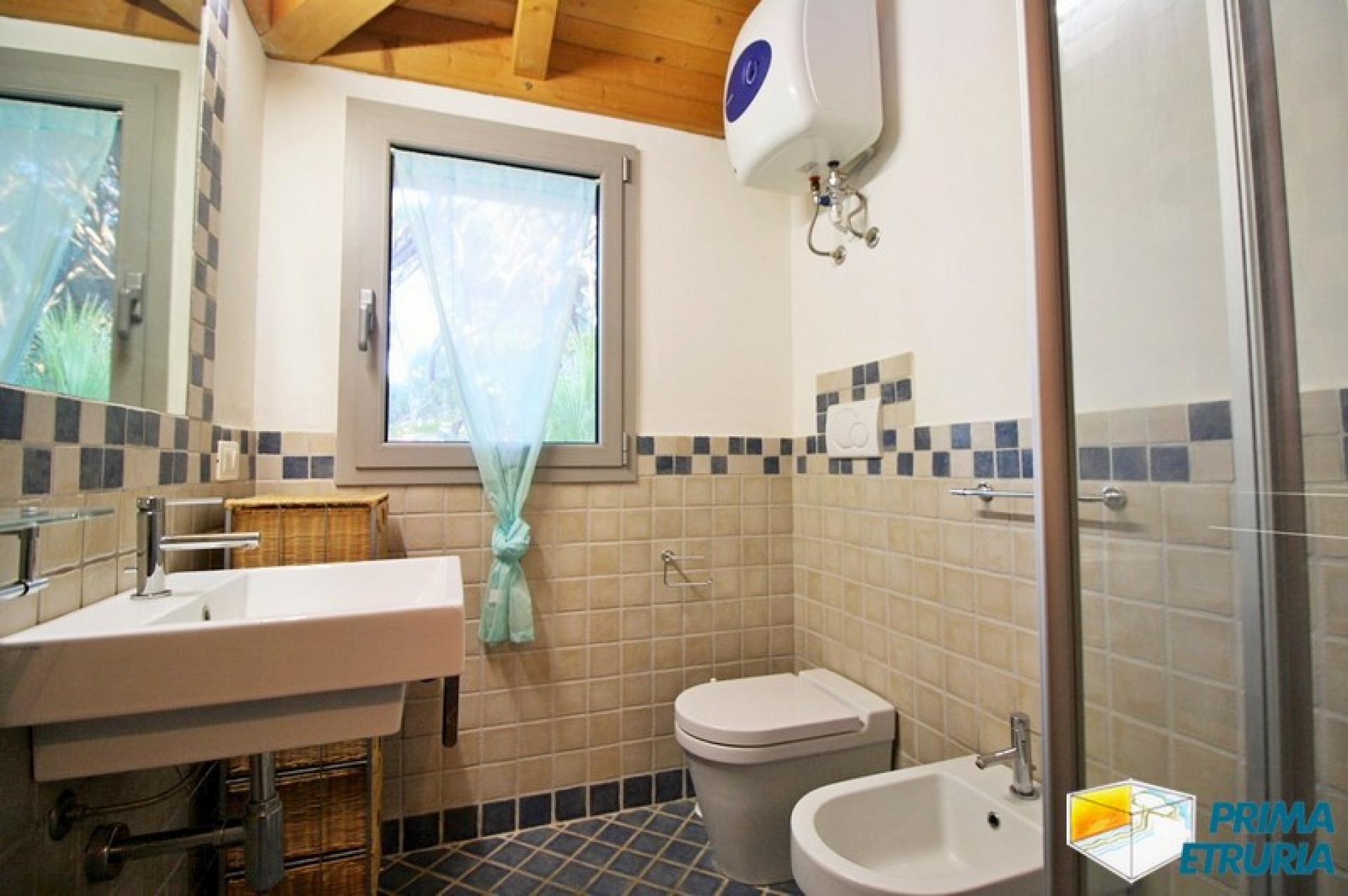 FANTASTICO BILOCALE CON BELLISSIMO SOLARIUM - ZONA ROSMARINA -