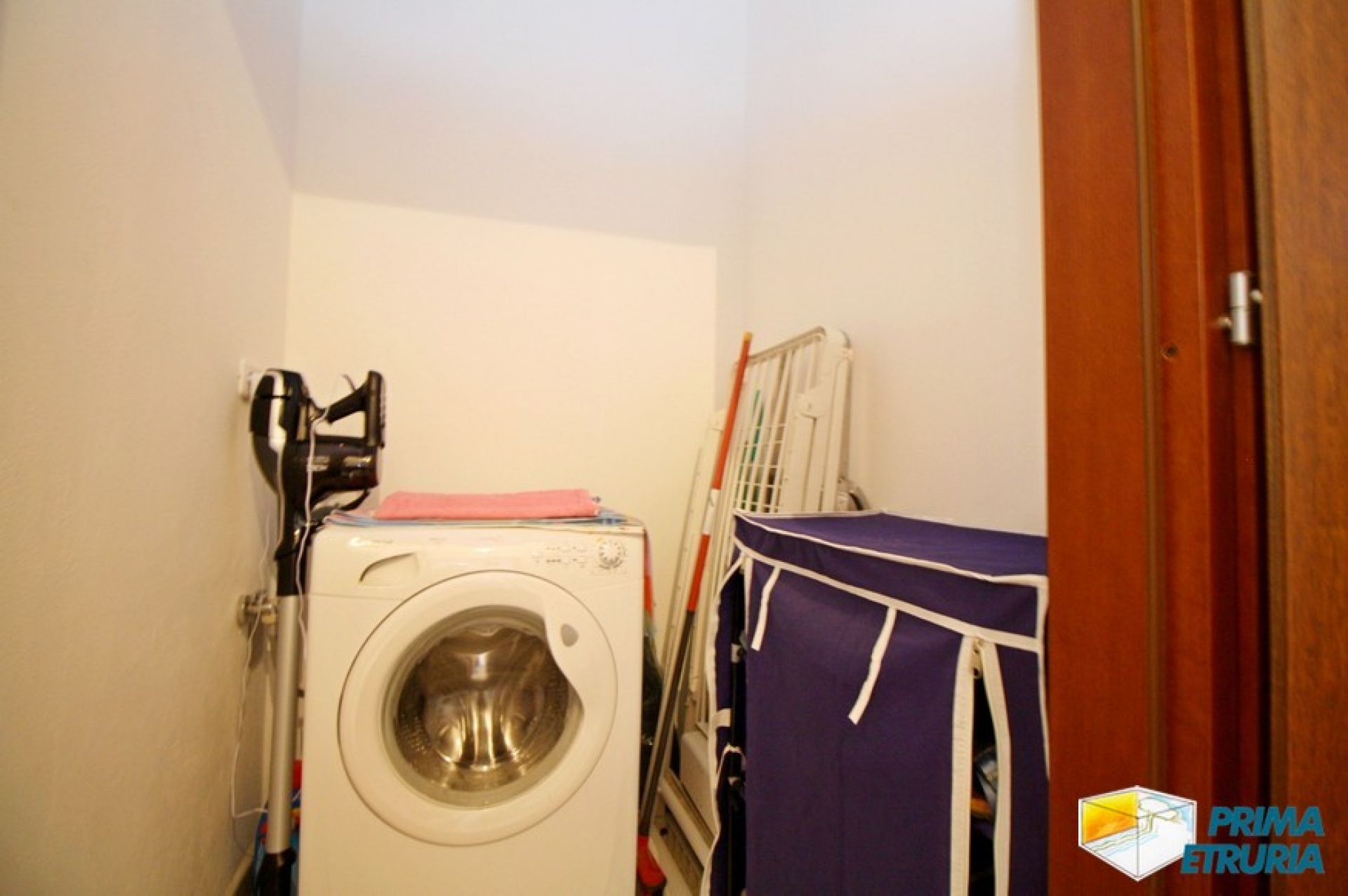 SPLENDIDO BILOCALE FINEMENTE RISTRUTTURATO - ZONA CENTRO - 