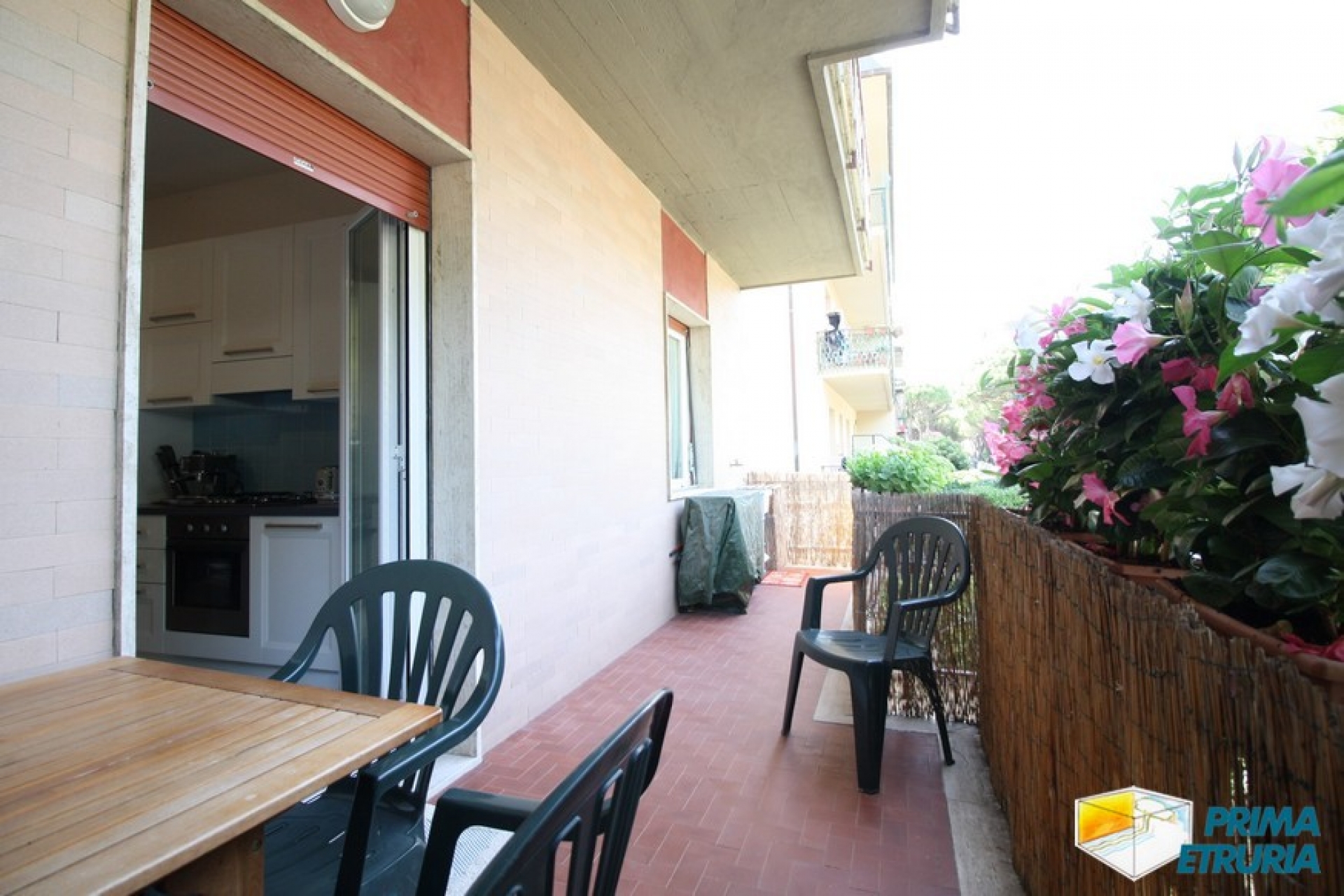 SPLENDIDO BILOCALE FINEMENTE RISTRUTTURATO - ZONA CENTRO - 