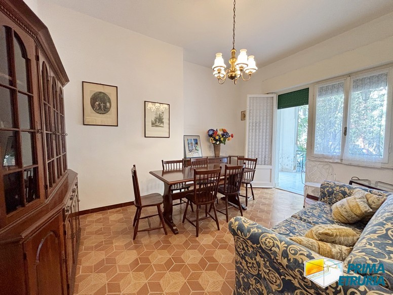 Trilocale con grande giardino privato a meno di 200 metri dal mare - ZONA ROSMARINA -
