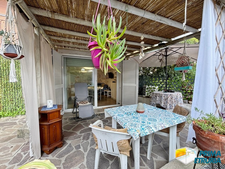 Monolocale con ampio giardino privato e posto auto - ZONA ROSMARINA -