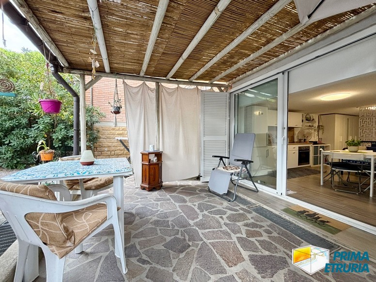 Monolocale con ampio giardino privato e posto auto - ZONA ROSMARINA -